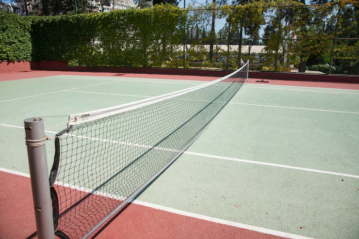 quadra de tênis é diferente da quadra de beach tennis