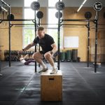 homem treinando CrossFit